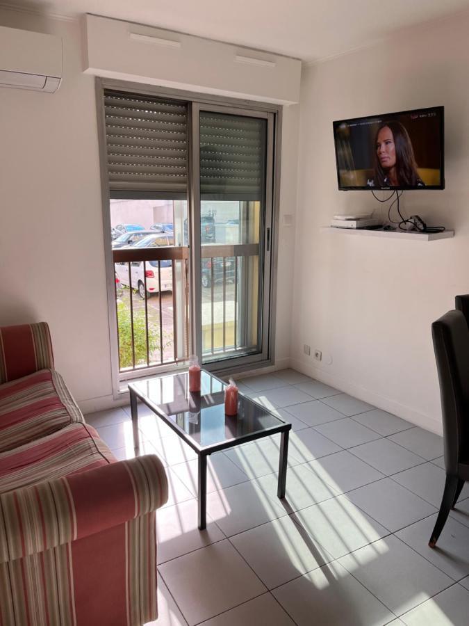 Superbe Appartement Au Bord De Plage Cros De Cagnes Exterior foto